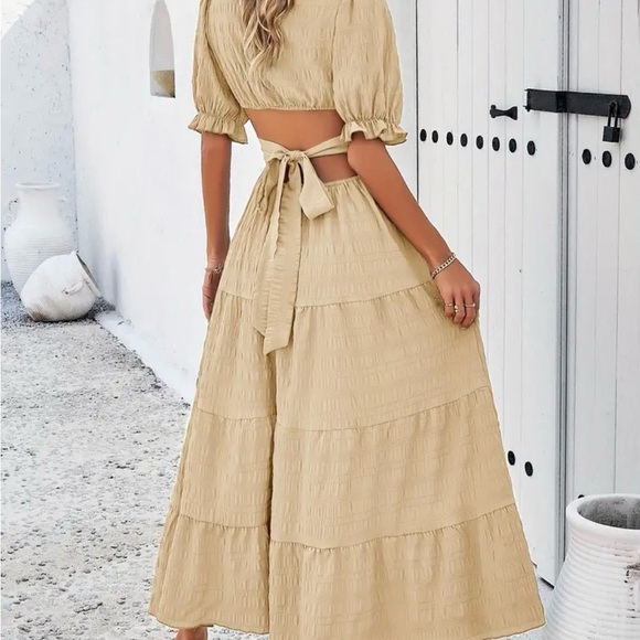 Beige Peplum Tied Backless Cutout Maxi Summer Dress Size Small NWT - Picture 3 of 6